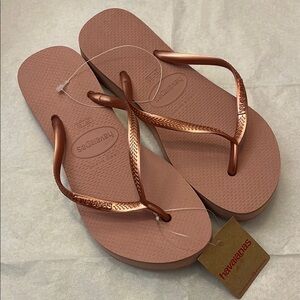 Havaianas Women's Pink Crocus Rose Flip Flops Size 9/10 New with Tags
